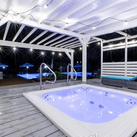 Mewa Osrodek Wczasowy Z Tarasem Pool & Jacuzzi Przy Samej Plazy
